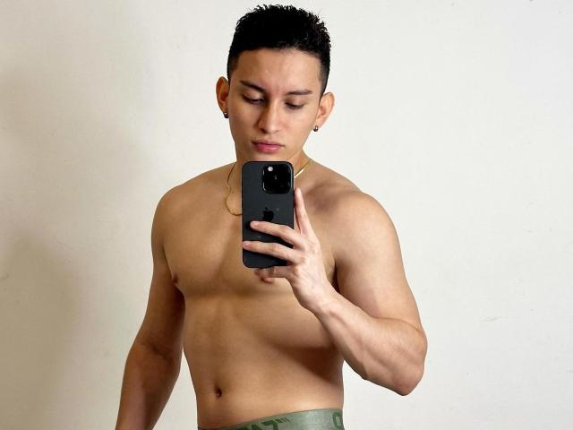 SantiagoXoxo - Live porn &amp; sex cam - 21176526