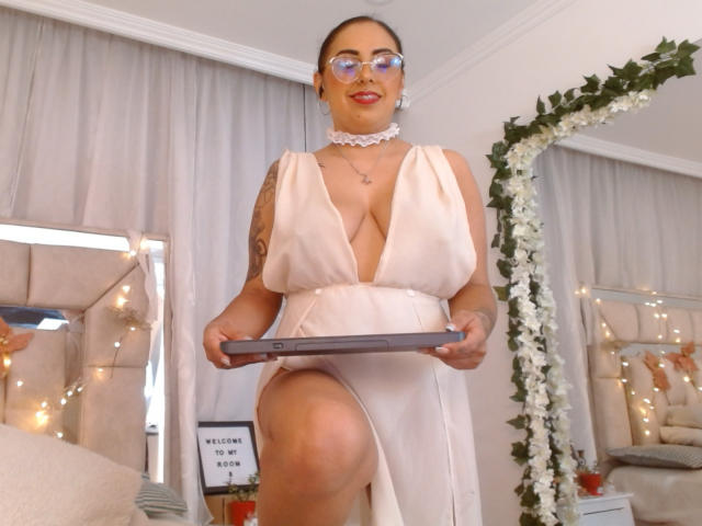 ChloeMarss - Camera khiêu dâm &amp; quyến rũ trực tiếp - 21192762