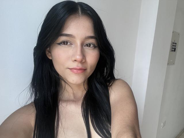 DeisyWest - Live sex cam - 21198670