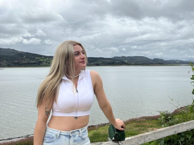 AtheneaRossi - Live porn &amp; sex cam - 21208562