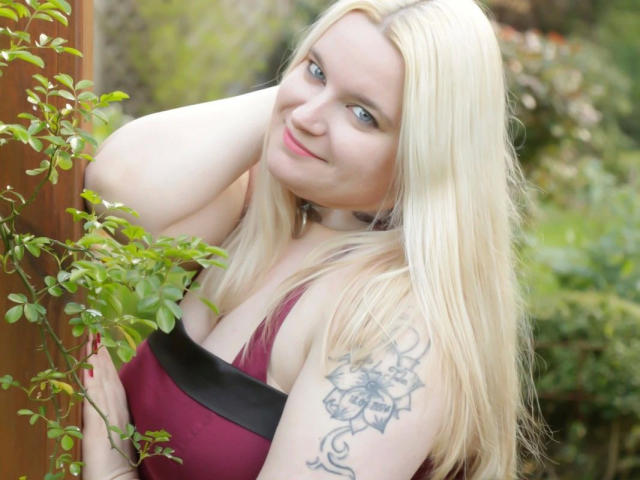 Curvy-Lucy-hot - Live sexe cam - 21219614