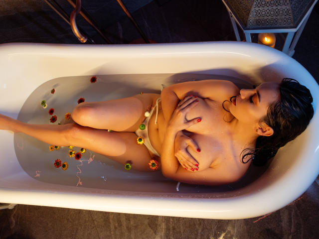 MiaReed - פורנו בשידור חי ומצלמת סקס - 21220230