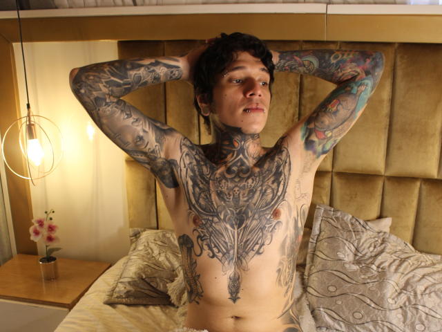 MadInkman - Live porn &amp; sex cam - 21250042