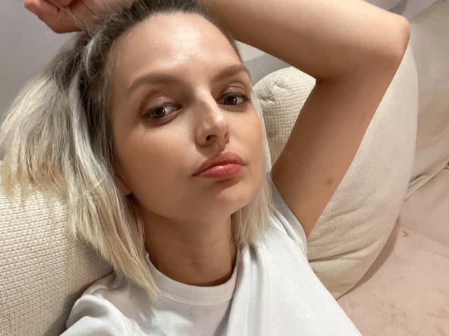 DouceAmelia - Live porn &amp; sex cam - 21269358