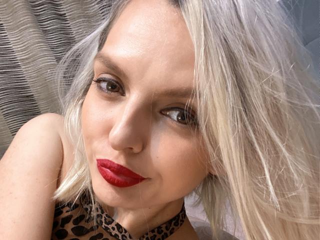 DouceAmelia - Live porn &amp; sex cam - 21269370