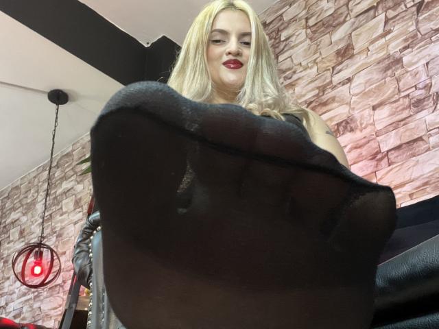 FiorellaStrong - Live porn &amp; sex cam - 21276882