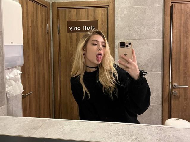 YesYesNeverNo - Live sex cam - 21284882