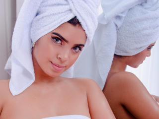 VioletColins - Live Sex Cam - 21288950