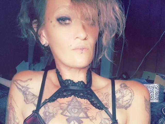 RenegadeVyx - Live sex cam - 21292078