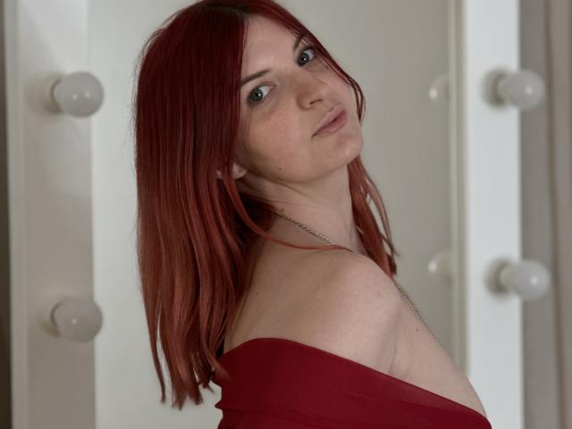 EmilieRed - Live Sex Cam - 21292830