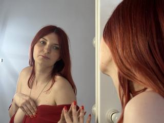 EmilieRed - Live Sex Cam - 21292858