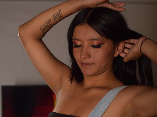 EmiilyAdams - Live porn &amp; sex cam - 21294762