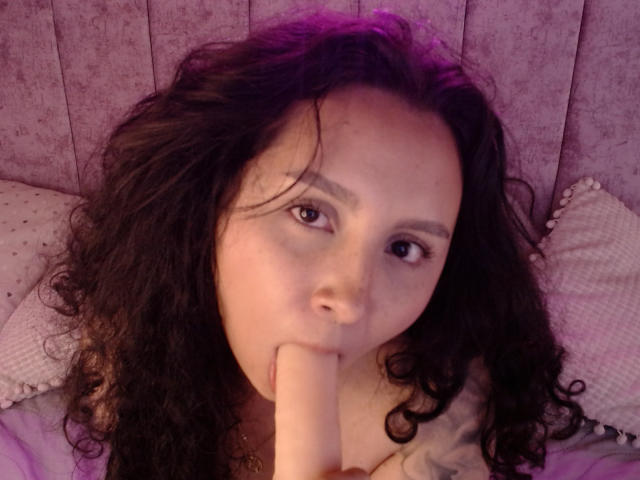 ZoeeHotX - Live Sex Cam - 21297370