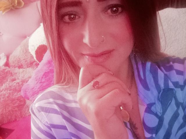 AlessadraJones - Live Sex Cam - 21300542