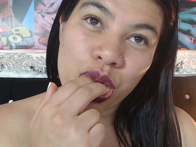 AlmaWhite - Live Sex Cam - 21307214