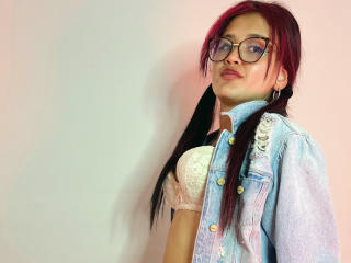 EmilyBella - Live Sex Cam - 21314658