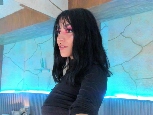 LindaWatsong - Élő pornó és szexkamera - 21317906