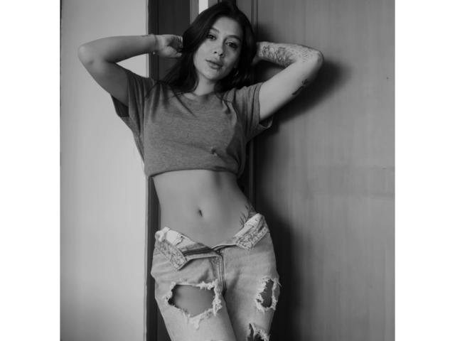 ThaliaAres - Live sex cam - 21323694