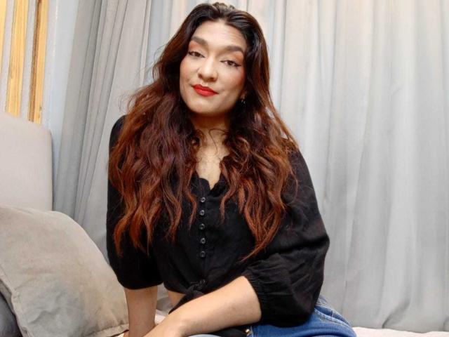 ElyWhitee - Live sexe cam - 21331682