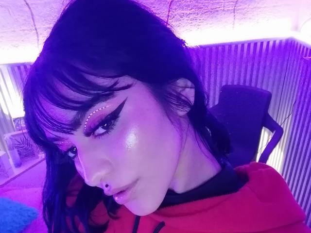LindaWatsong - Live Sex Cam - 21332022
