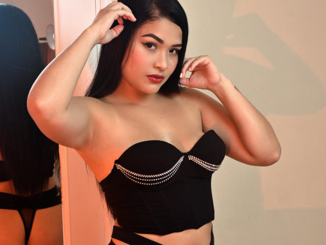 CloeyMoulin - Live sex cam - 21338826