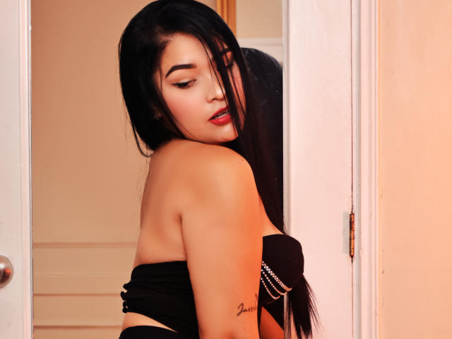CloeyMoulin - Live sex cam - 21338842
