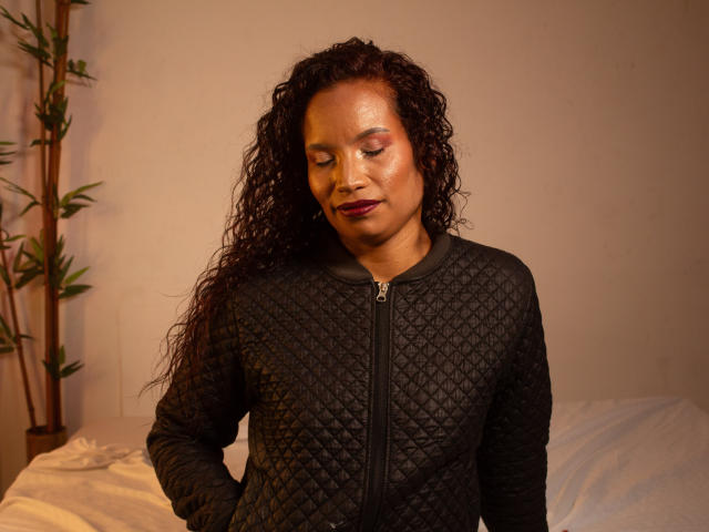 KeylaHolland - Live Sex Cam - 21349610