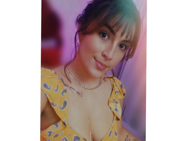EmilyBrrown - Live sexe cam - 21354182
