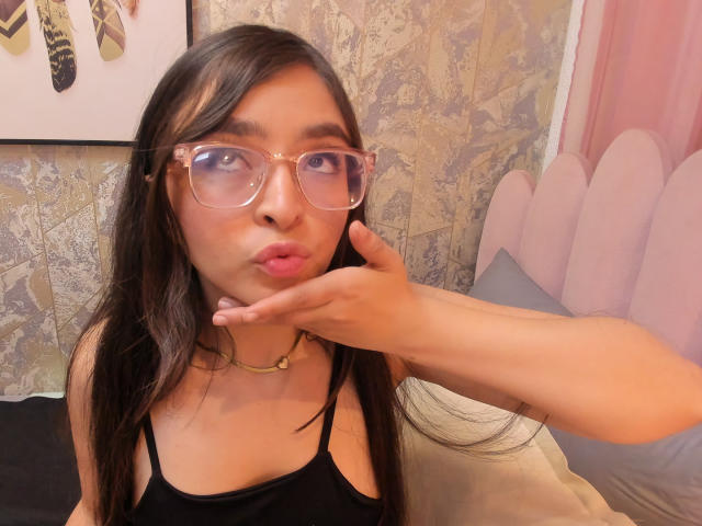 EvaMcAllister - Live sex cam - 21357098