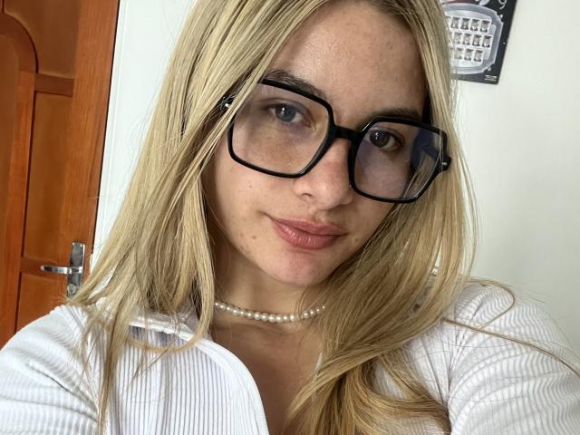 AtheneaRossi - Live sex cam - 21371674