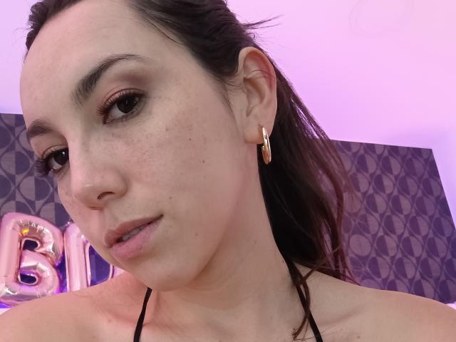 MiaReed - Live porn &amp; sex cam - 21372046