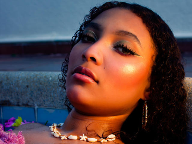 LoraineRioss - Live sex cam - 21372330