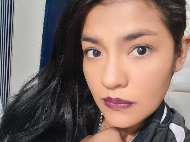 ArianithaXox - Live sexe cam - 21372690