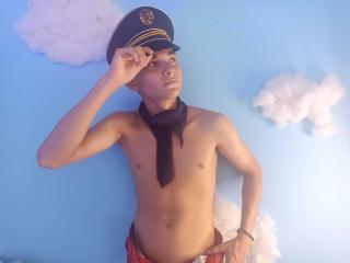 LiamHottestToy - Live sex cam - 21384102