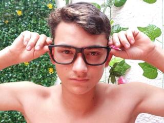 LiamHottestToy - Live sex cam - 21384134