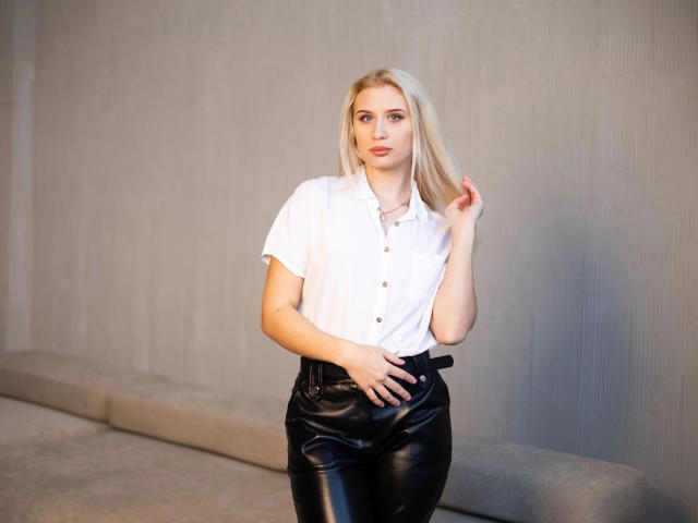 JungeLena-hot - Live porn &amp; sex cam - 21385986