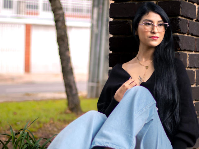 EmaHenderson - Live porn &amp; sex cam - 21388042
