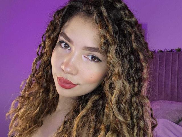 KendallPiierce69 - Live sex cam - 21388286