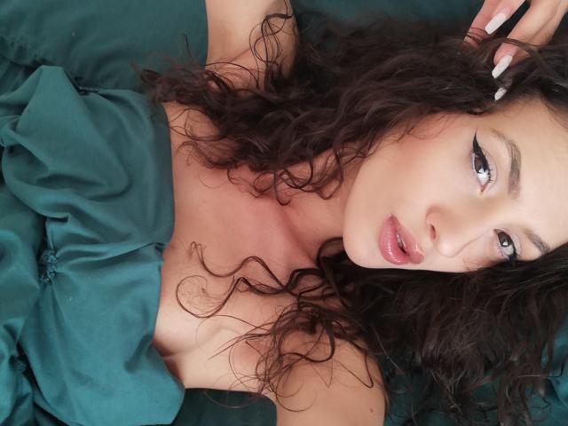 VievienneClemente - Live sex cam - 21389386