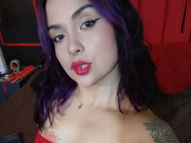 CharlotteScott69 - Live Sex Cam - 21389850