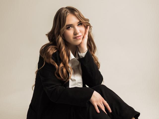 LauraHlot - Live sex cam - 21393506