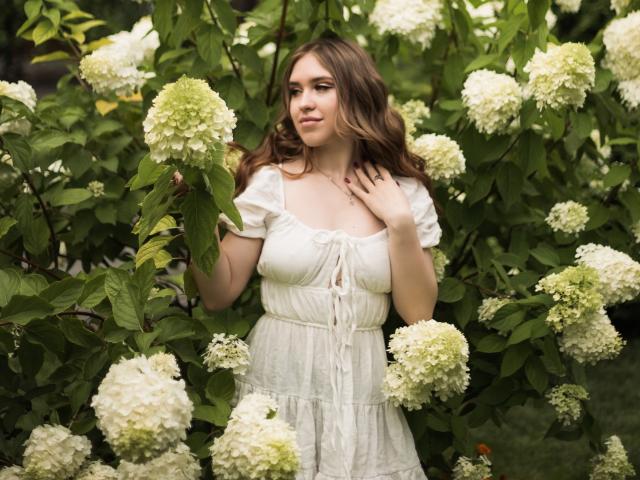 LauraHlot - Live sex cam - 21393586