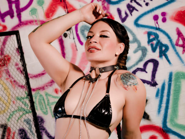 KatalinaJohnson - Camera khiêu dâm &amp; quyến rũ trực tiếp - 21397626