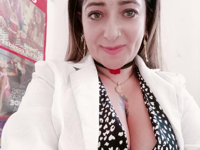 AlessadraJones - Live sex cam - 21412270