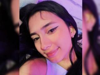 EmilieHotX - Live sex cam - 21423210