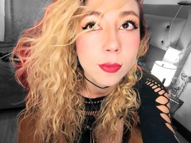 DouceKhrystine - Live sexe cam - 21430386