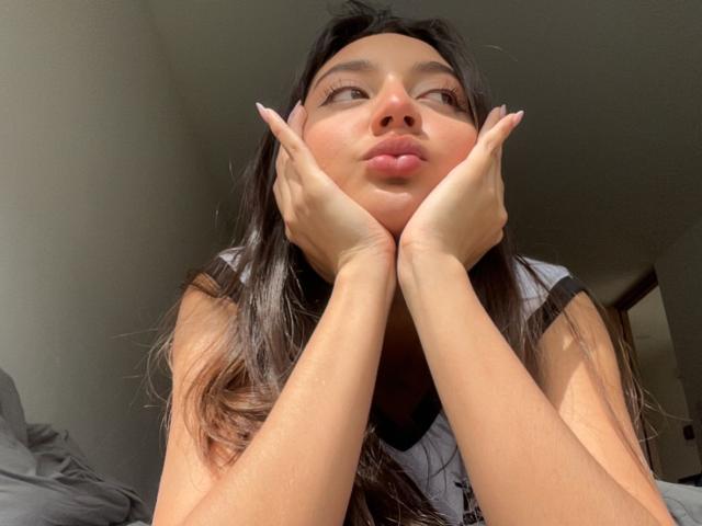 DianaFernandezz - Live Sex Cam - 21445282
