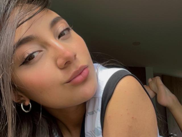 DianaFernandezz - Live porn &amp; sex cam - 21445326