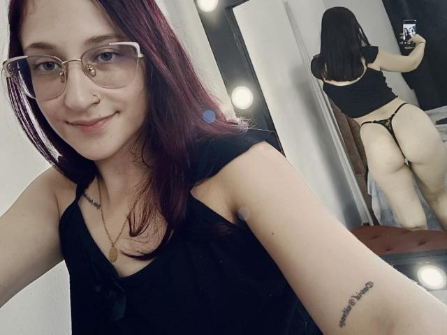 LauraCutee - Live porn &amp; sex cam - 21445866