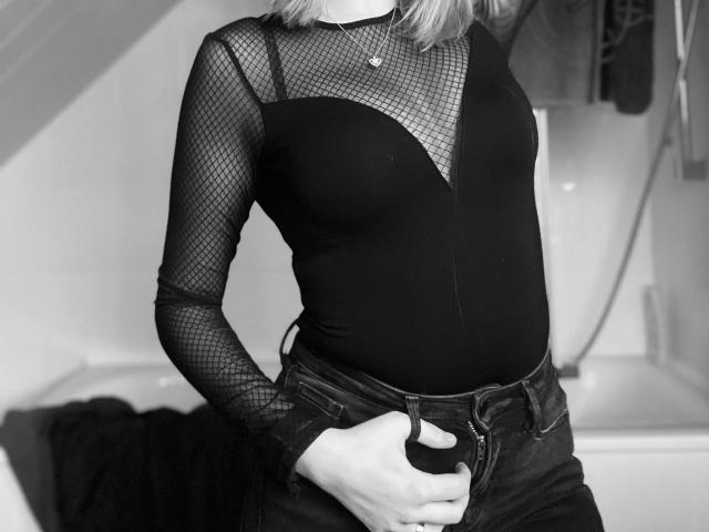 Scarlet-Young-hot - Live sex cam - 21451194